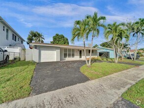 Building Photo - 5 bedroom in Hollywood FL 33021