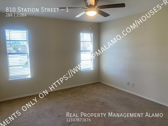 Building Photo - 810 Station St
