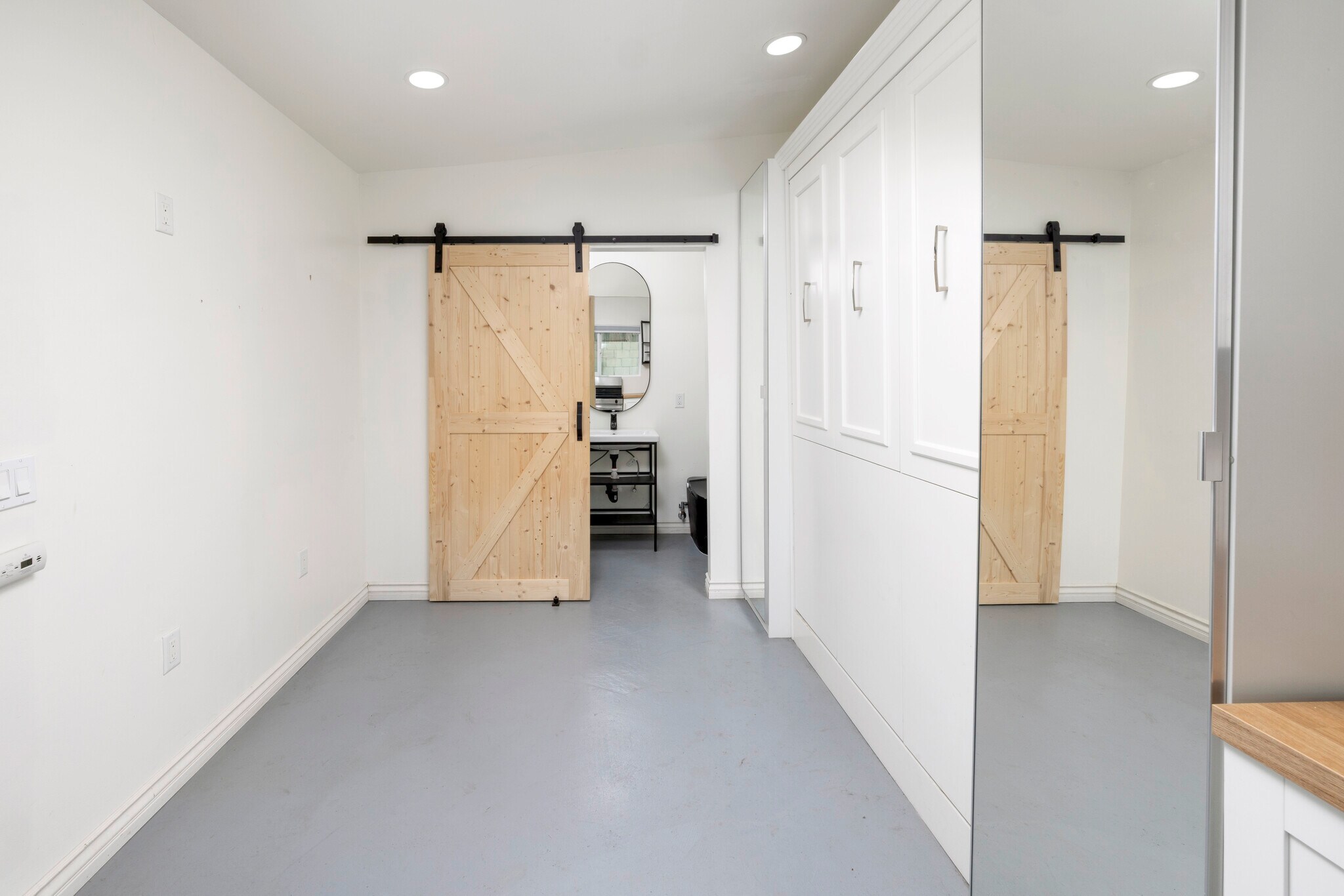 Building Photo - 5447 Lime Ave