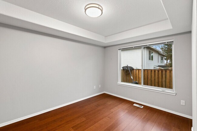 Building Photo - BETHANY 5 bedroom 3 full bath- Beaverton School District- Nike