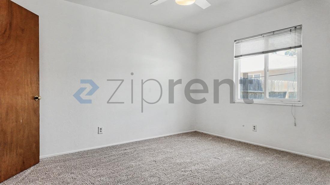 Building Photo - Unit