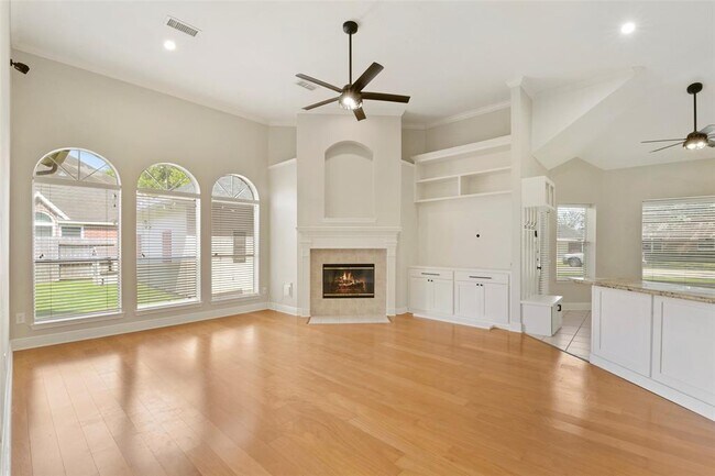 Building Photo - 4002 N Barnett Way