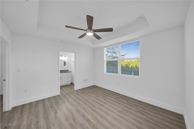 Building Photo - 275 SW 4th St