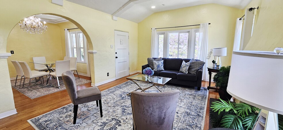 Building Photo - 1433 Livonia Ave