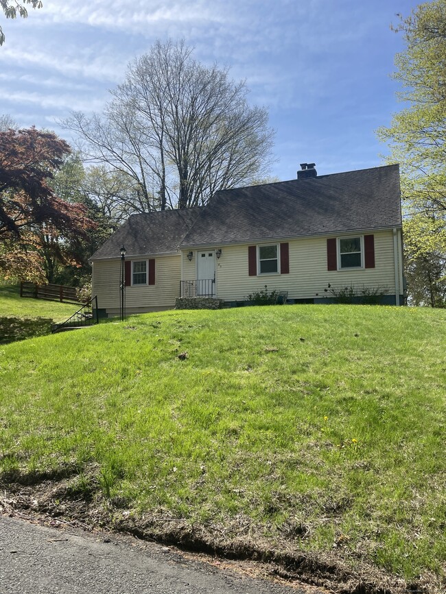Building Photo - 83 Sand Hill Rd