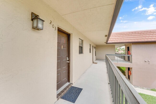Building Photo - 21915 Lake Forest Cir