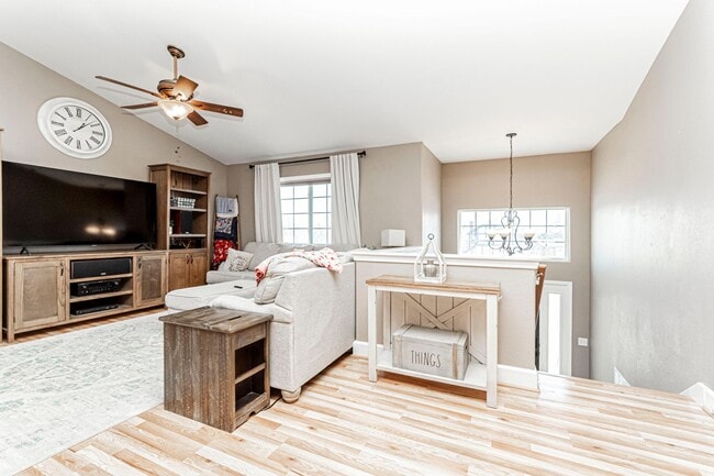 Building Photo - Spacious Single Family Home