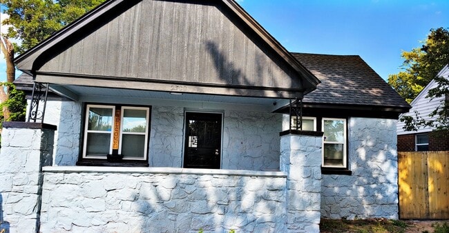 Primary Photo - 2300 N Rhode Island Ave