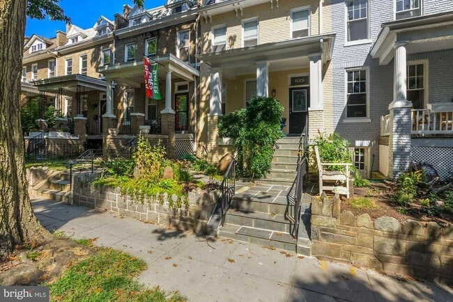 Building Photo - 625 Princeton Pl NW