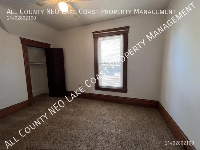 Building Photo - 1353 Cove Ave