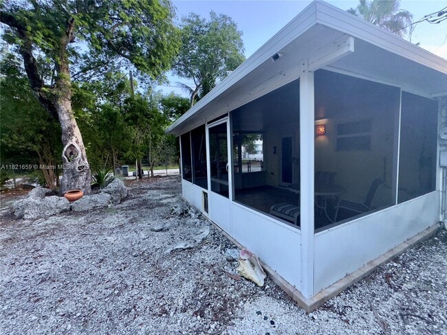 Building Photo - 786 Bostwick Dr