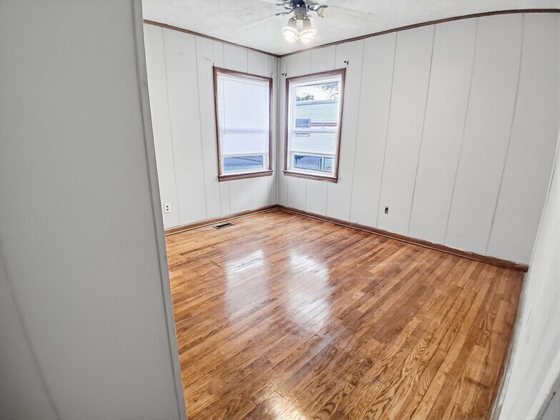 Building Photo - 911 Andes St