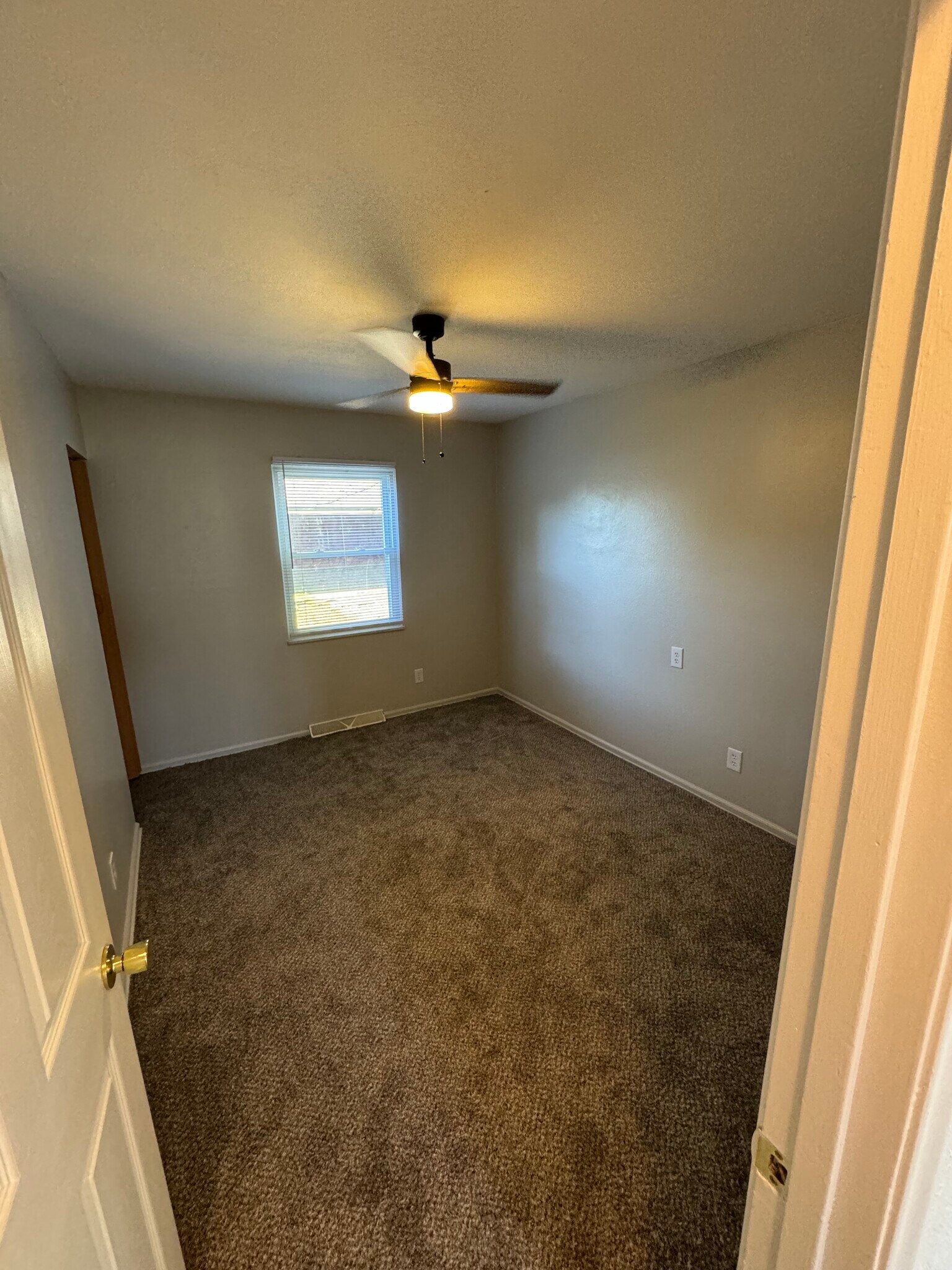 Building Photo - 2522 Brentford Ct