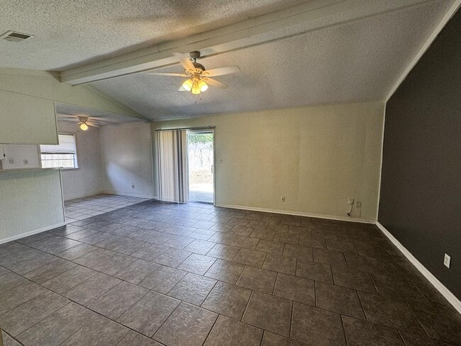 Building Photo - 702 Monterrey Dr