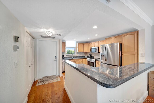 Building Photo - 3100 NE 49th St