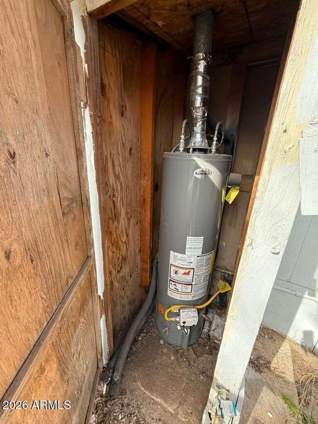 Building Photo - 398 E Ave