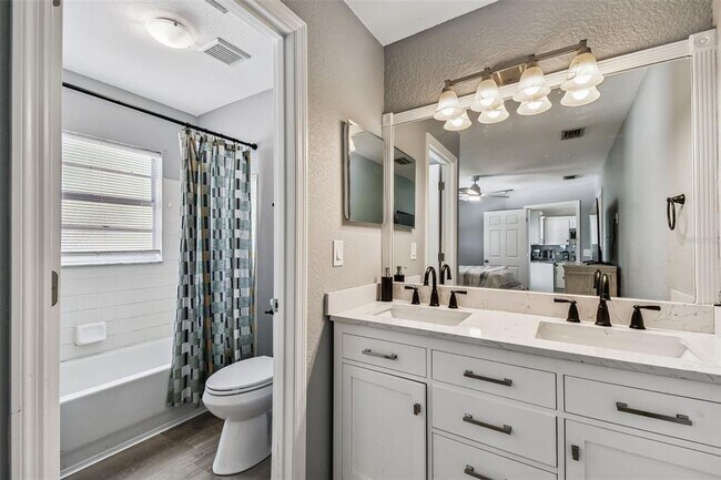 Building Photo - 1763 Montana Ave NE