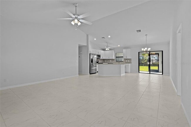 Building Photo - 710 NW 2nd Ln