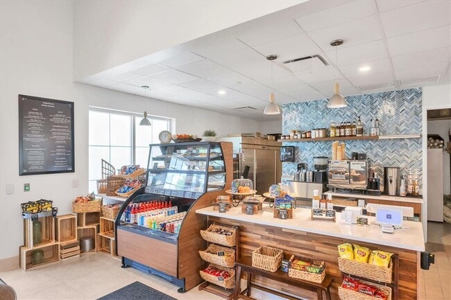 Building Photo - 3279 Hilltop Cir