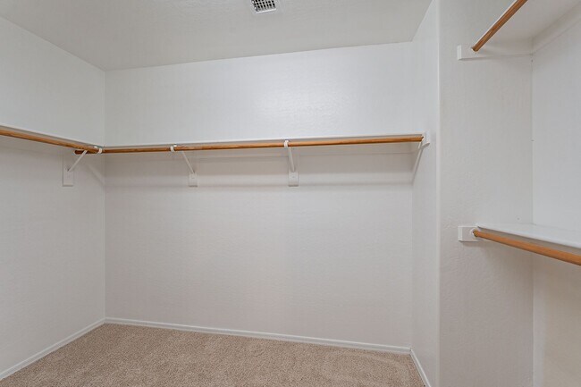 Building Photo - Stunning Two Story in Laveen!