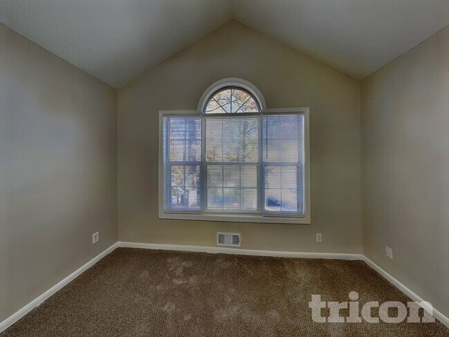 Building Photo - 235 Princeton Way