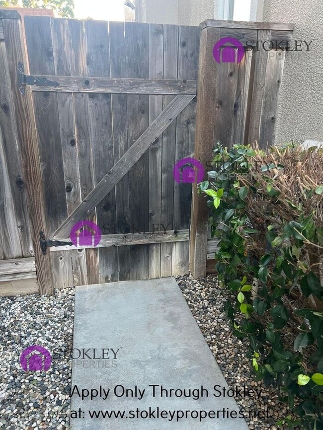 Building Photo - 1019 Sycamore Ln