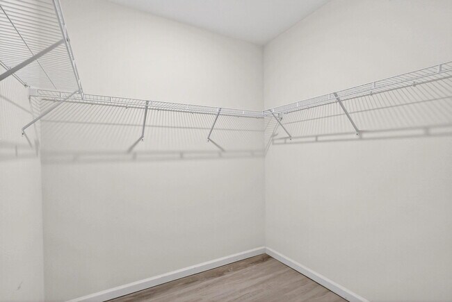 Building Photo - 393 SW Tarra Ave