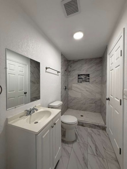 Building Photo - 2503 Jupe Dr