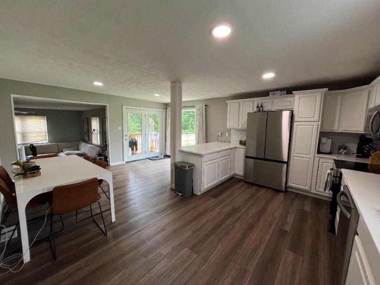 Building Photo - 1213 E 14th Ave