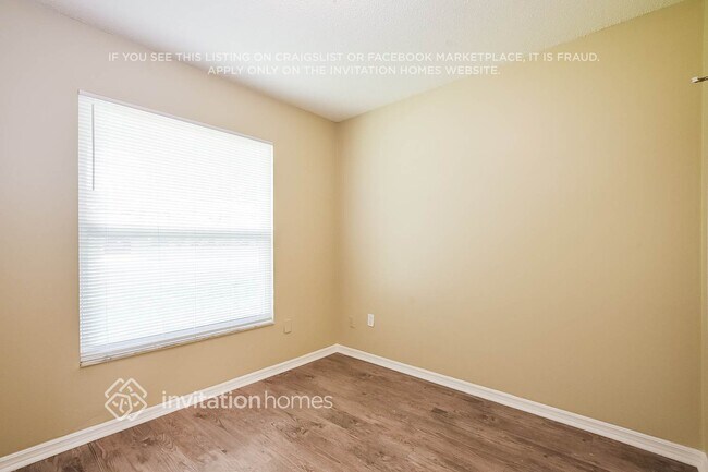 Building Photo - 204 N Alderwood St