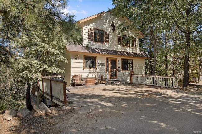 Primary Photo - Romantic Rustic Cabin!