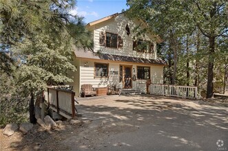 Building Photo - Romantic Rustic Cabin!