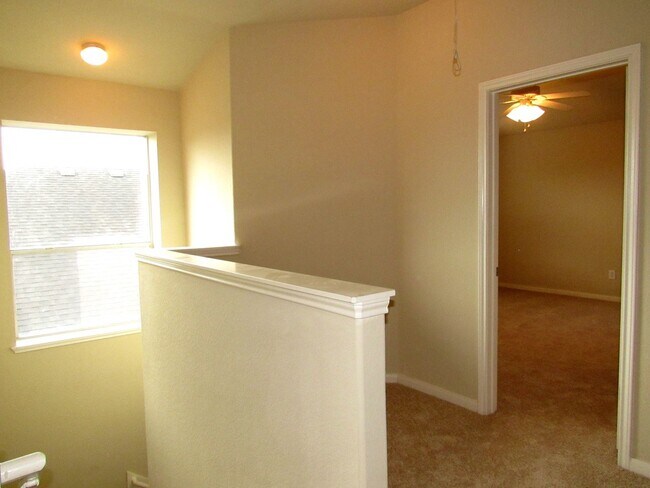 Building Photo - 21315 Bella Mountain Dr