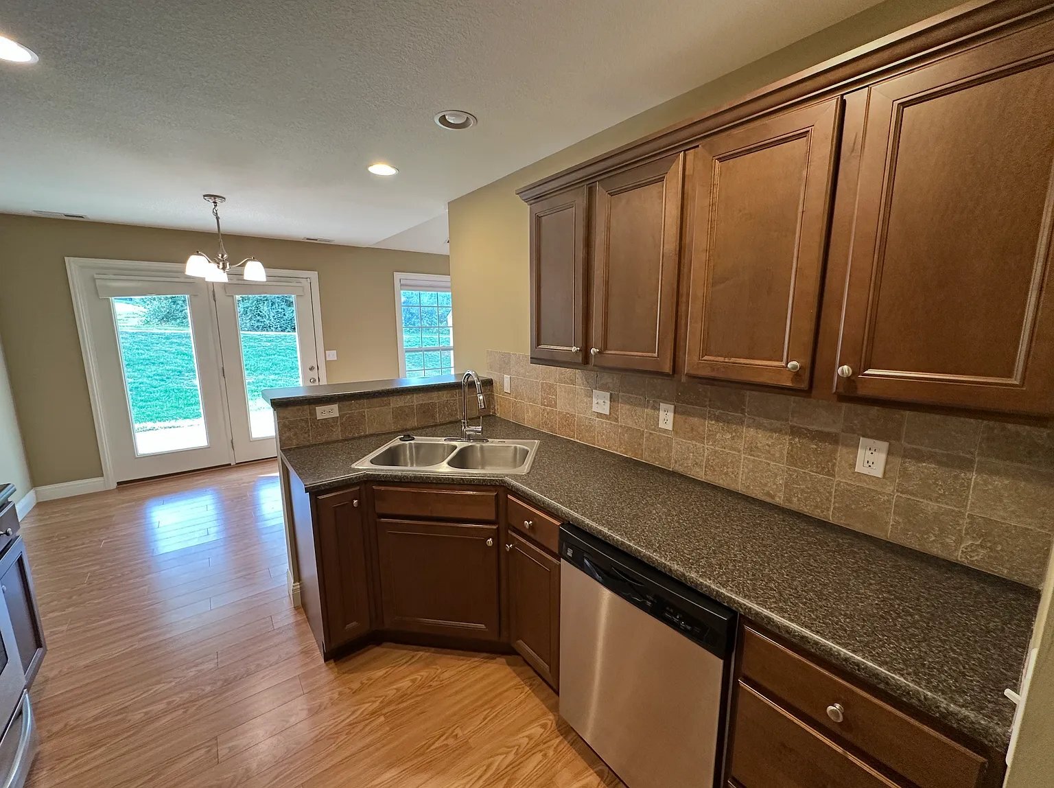 Building Photo - 4500 Weybridge Dr