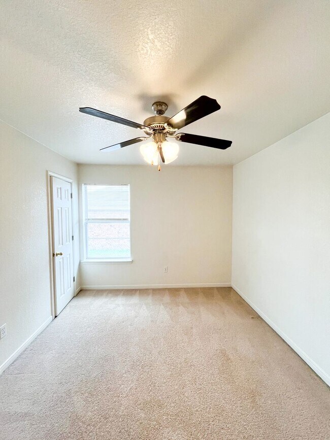 Building Photo - 312 Cedar Ridge Dr