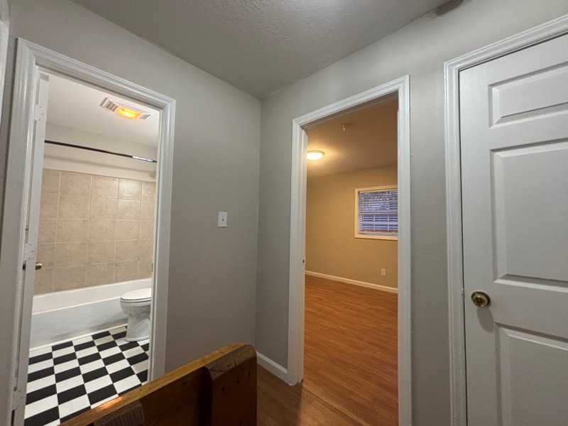 Building Photo - 626 Middle St