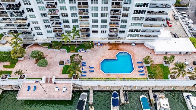 Building Photo - 5700 Collins Ave