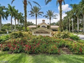 Building Photo - 5000 Royal Shores Dr