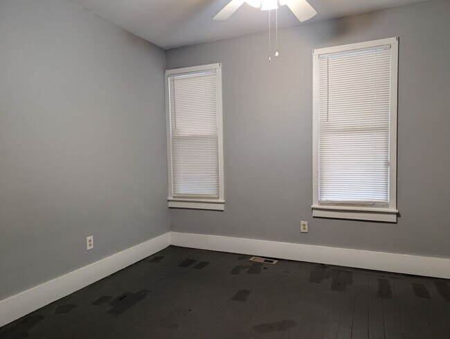 Building Photo - 1955 W 58th-Lower