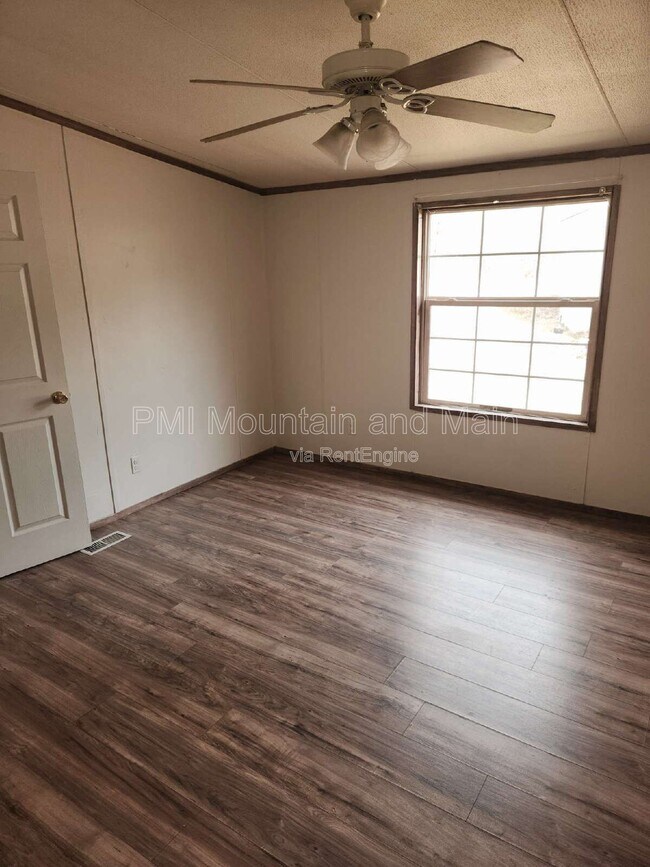 Building Photo - 17 Misty Mountain Way