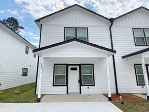 Building Photo - 8214 Parker Rd