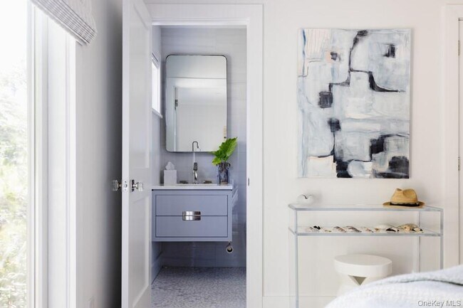 Building Photo - 48 Middle Pond Rd