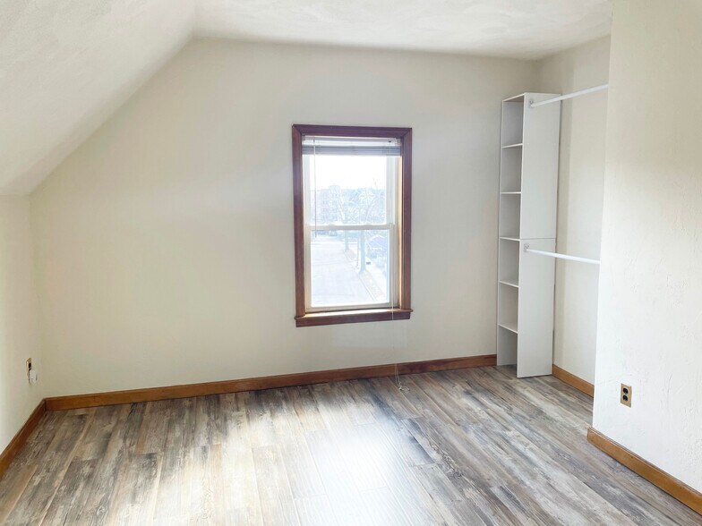 Bedroom 5/Office - 27 Webster Pl