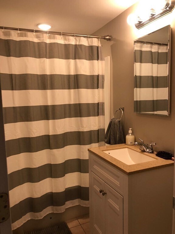 Building Photo - 295 Shirley St