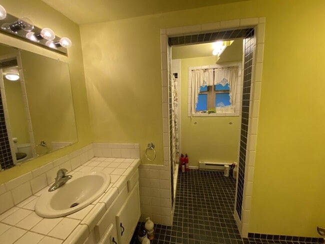 Building Photo - 2360 S 60th E