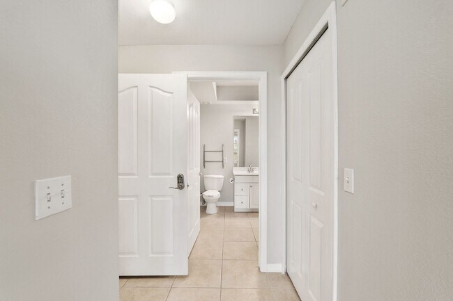 Building Photo - Charleston Place #2291