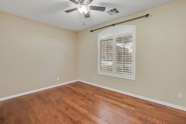 Building Photo - Queen Creek beauty!