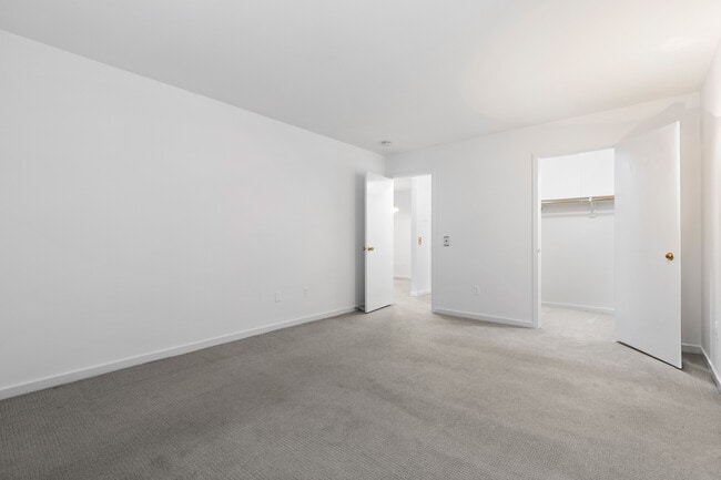 Building Photo - 26 Hillside Terrace