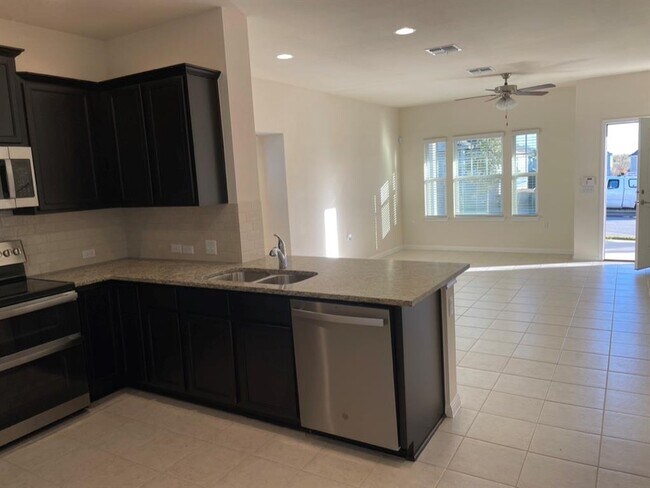 Building Photo - 9610 Morning Iris Dr