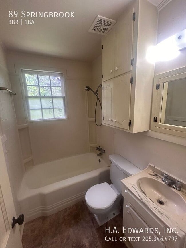 Building Photo - 89 Springbrook-